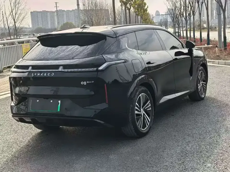 Lynk & Co 08 EM-P