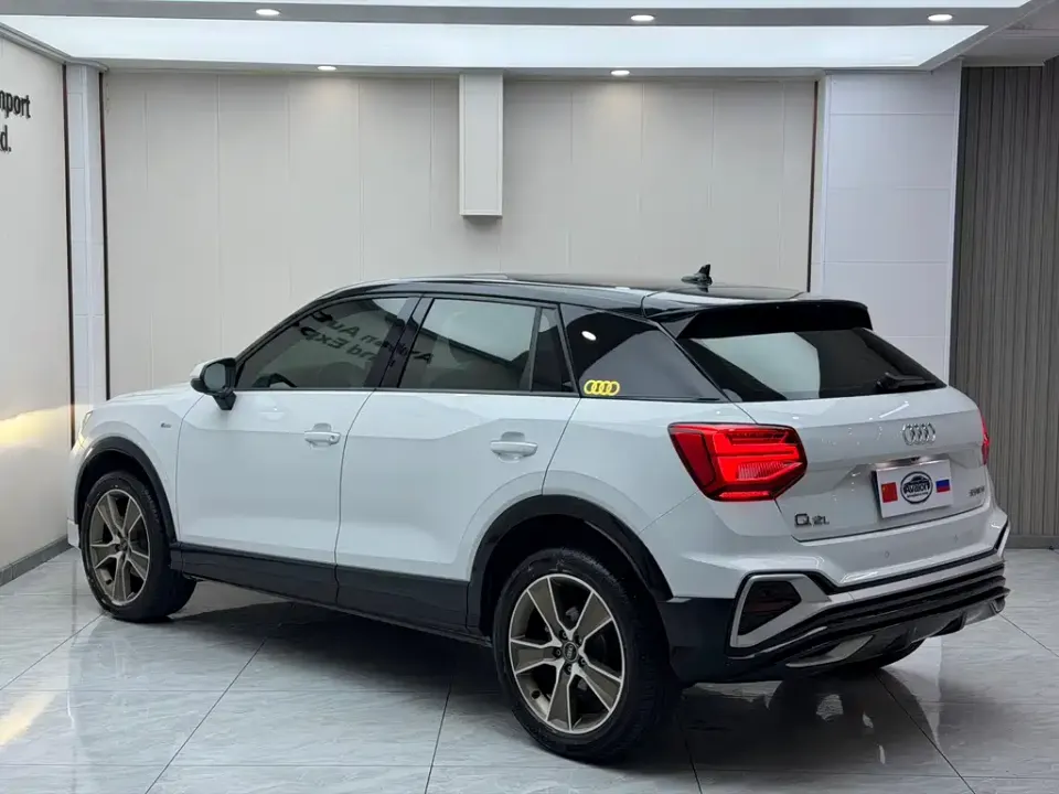 Audi Q2L