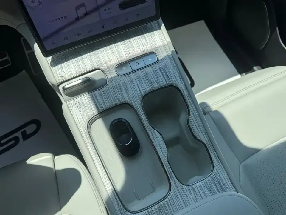 Nio ES7