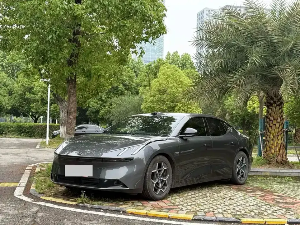 Lynk & Co Z10