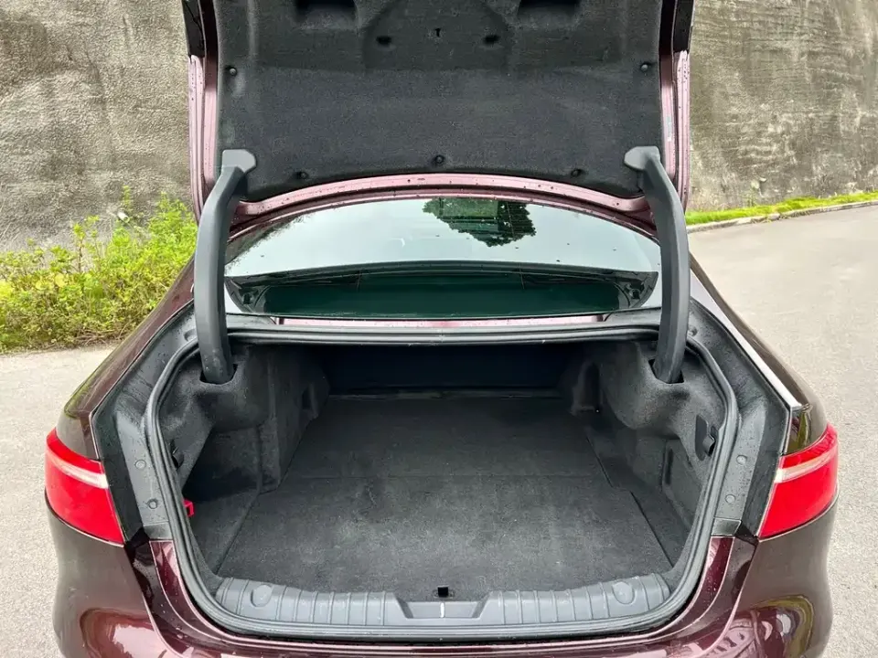Jaguar XFL