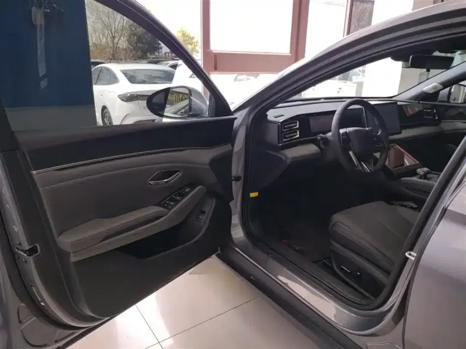 BYD Qin L