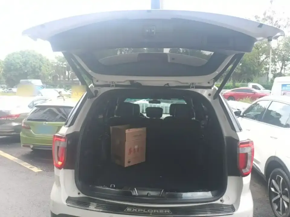 Ford Explorer (Import)