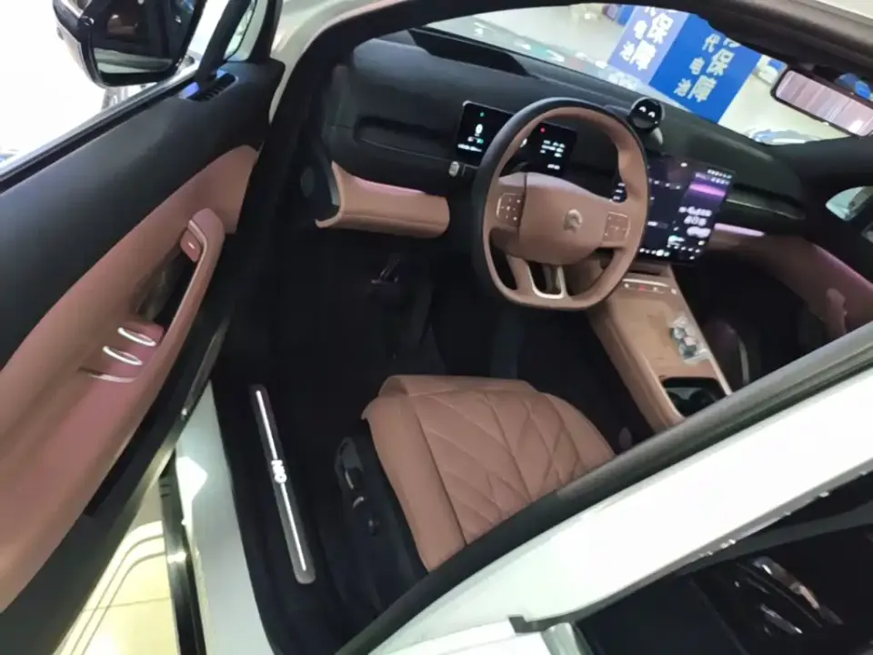 Nio EC6