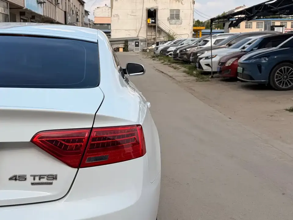 Audi A5 (Import)