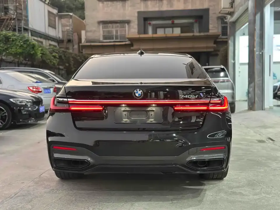BMW 7-Series
