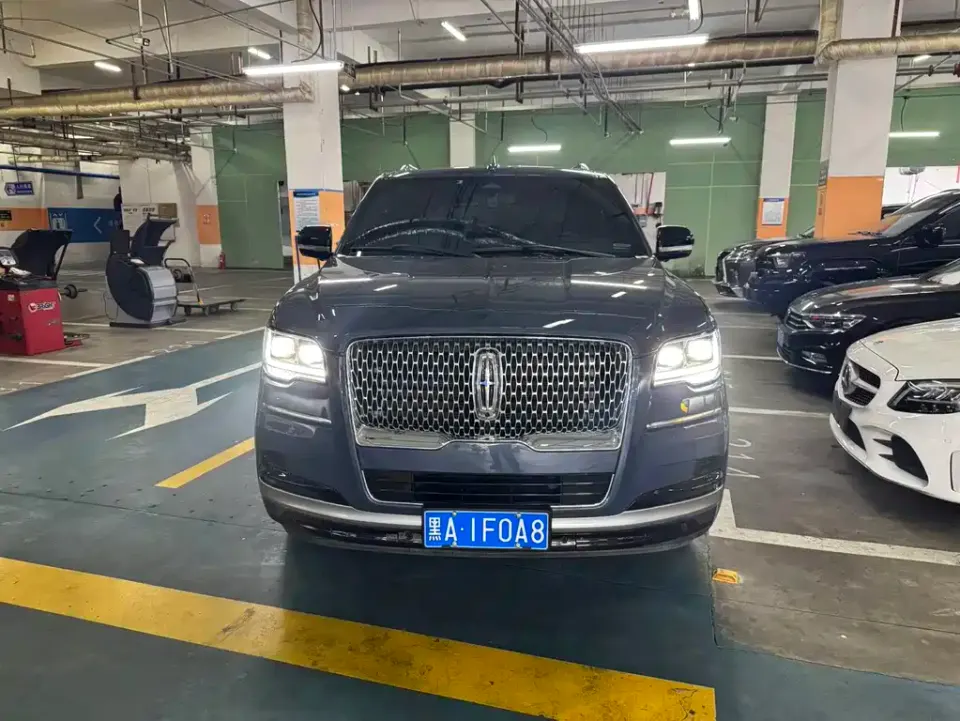 Lincoln Navigator