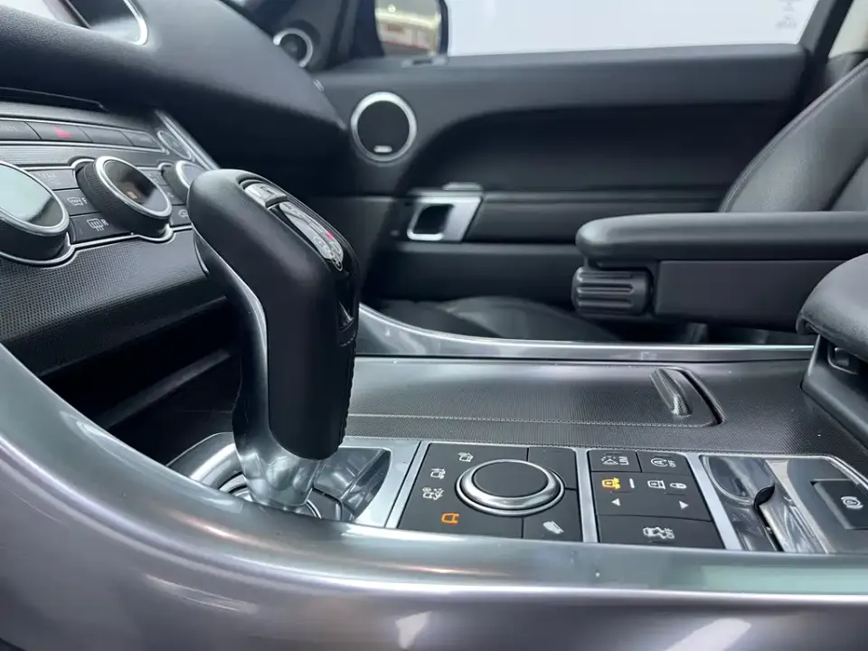 Land Rover Sport