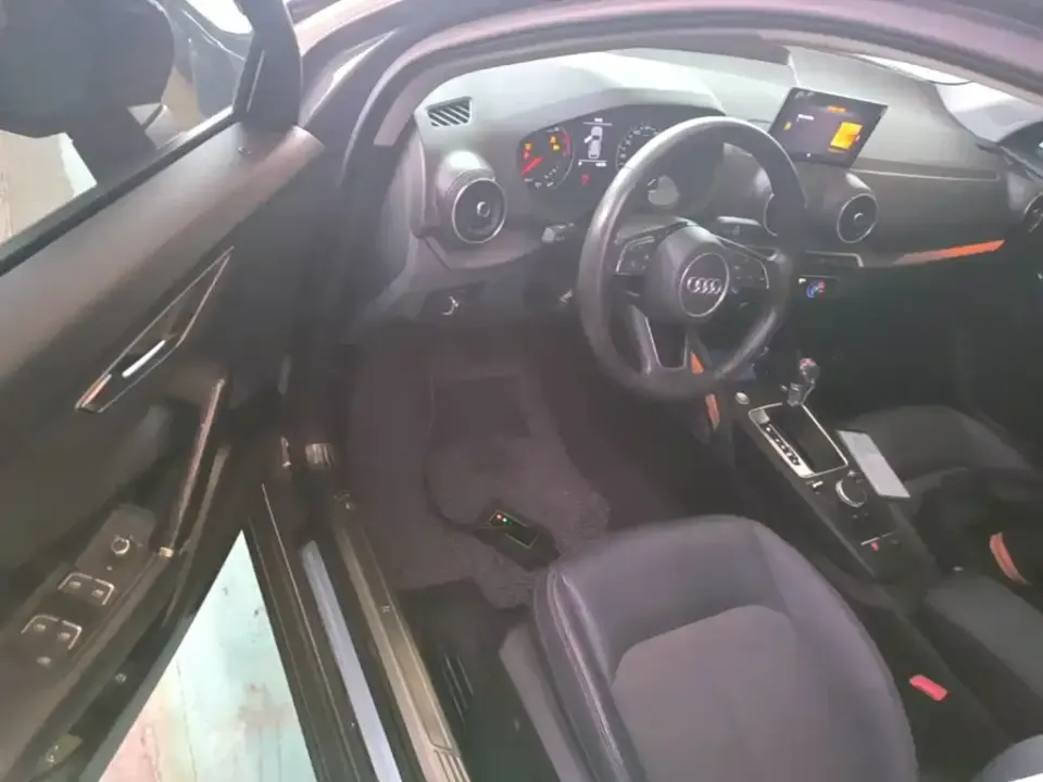 Audi Q2L