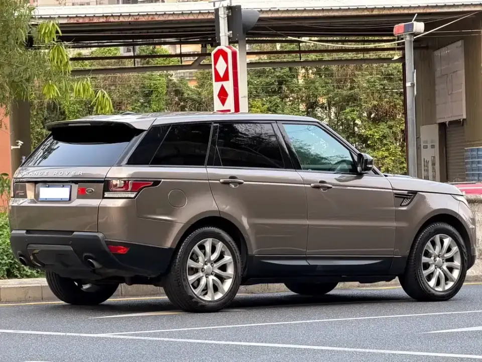 Land Rover Sport
