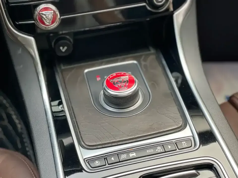 Jaguar XFL