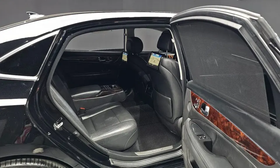 Hyundai Equus