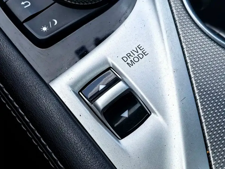 Infiniti Q50L