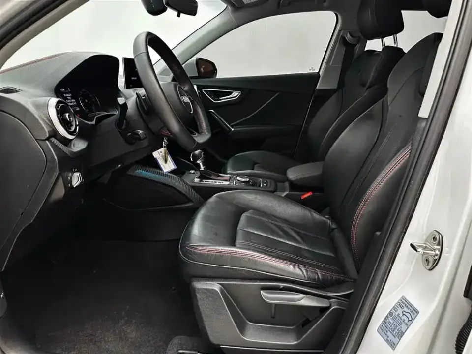 Audi Q2L