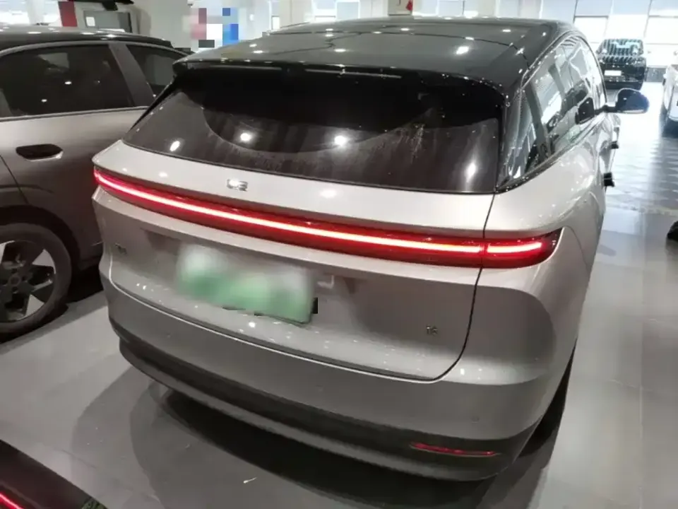 Li Li i6