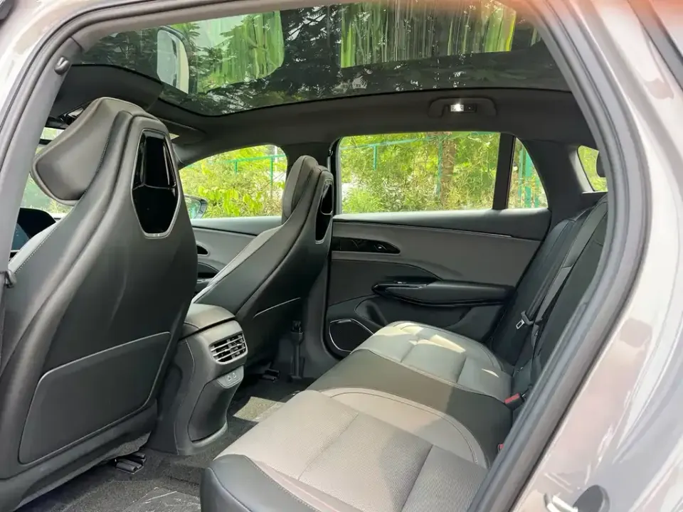 Hongqi Hongqi EH7