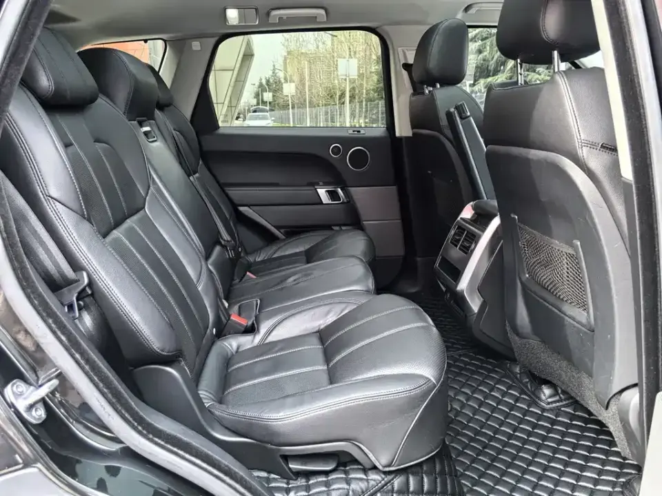 Land Rover Sport
