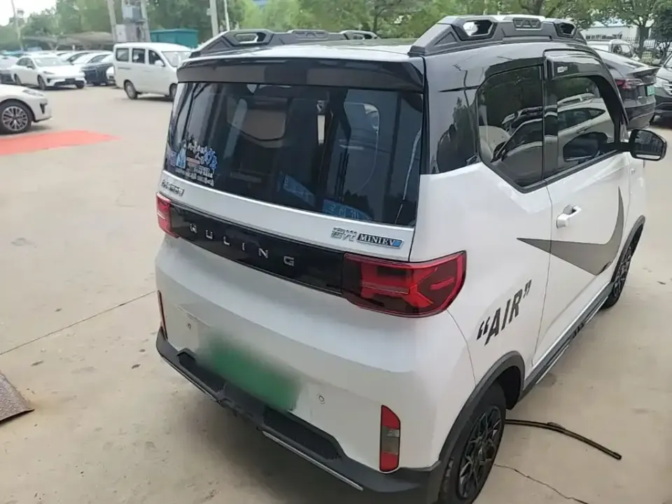 Wuling MINIEV