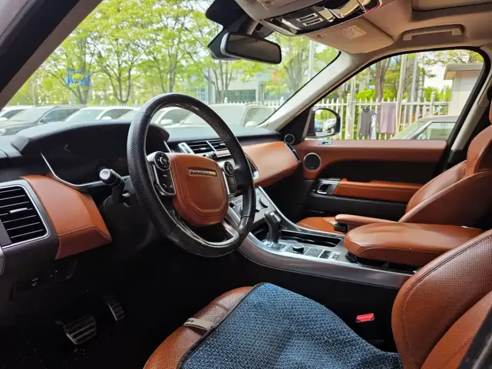 Land Rover Sport