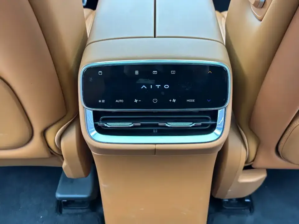 AITO AITO M8