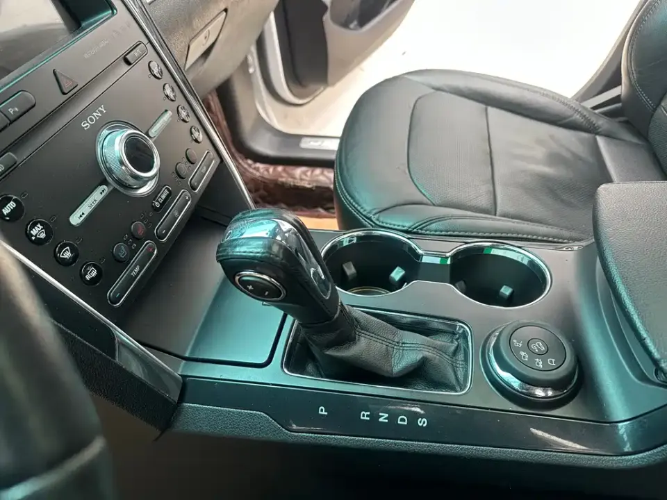 Ford Explorer (Import)
