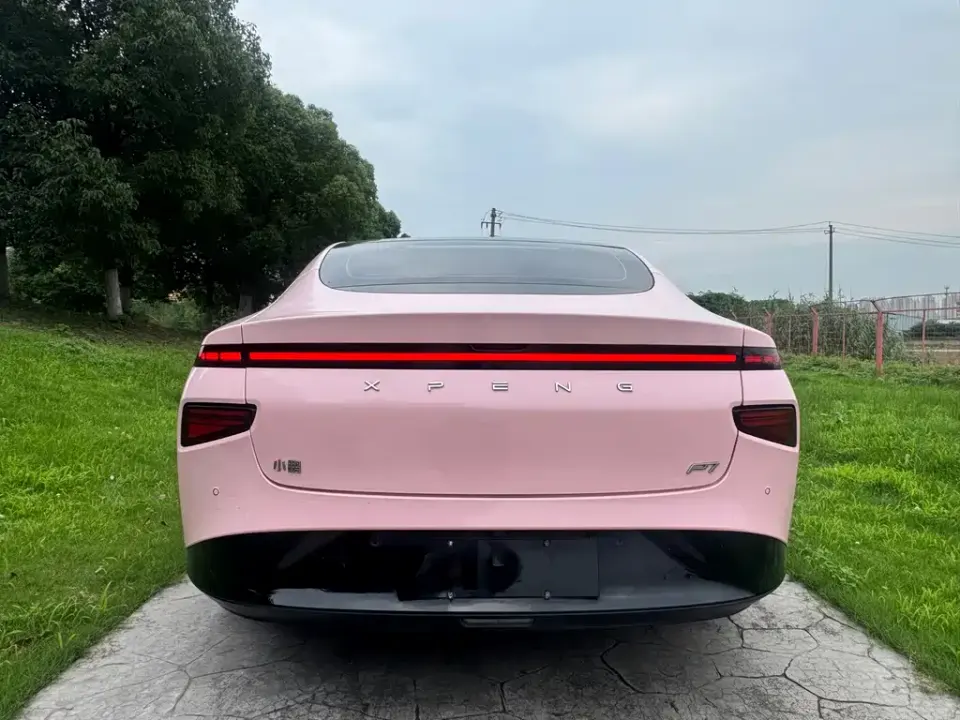 Xpeng P7