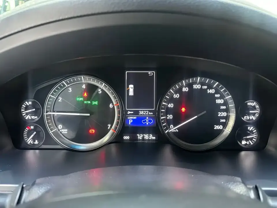Lexus LX