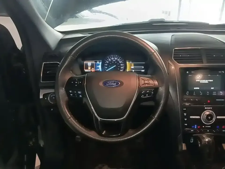 Ford Explorer (Import)