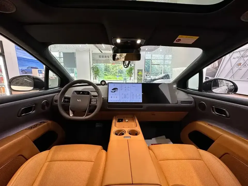Li Li i8