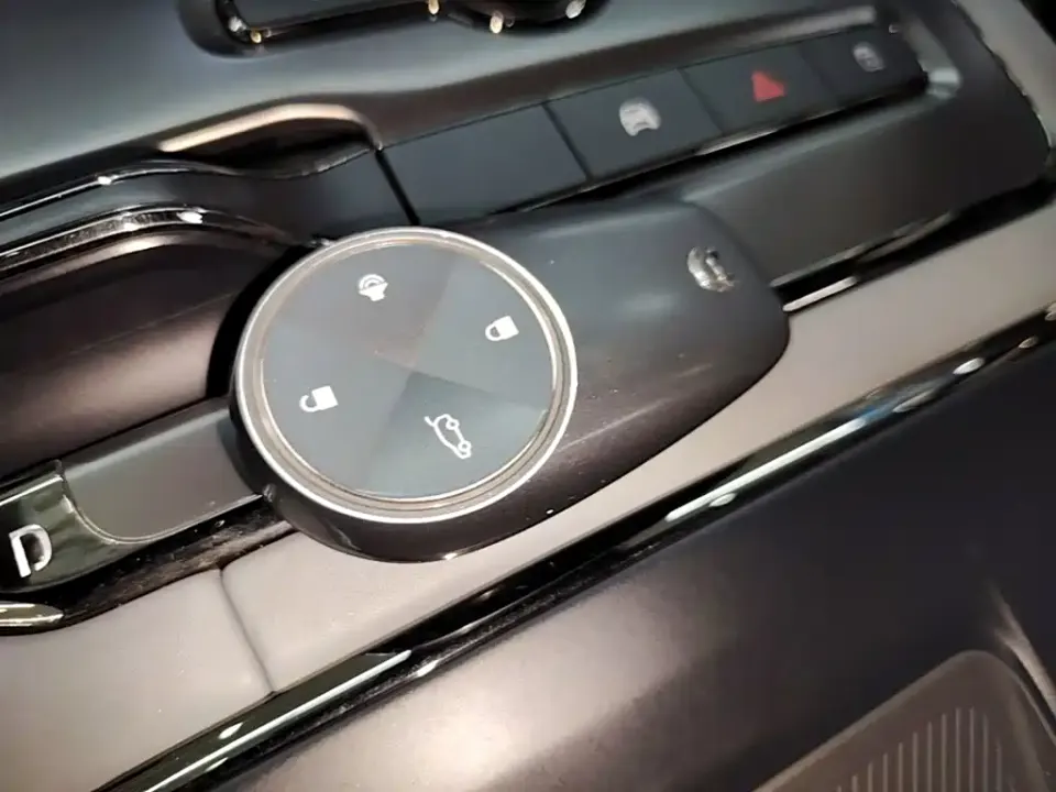Nio EC6