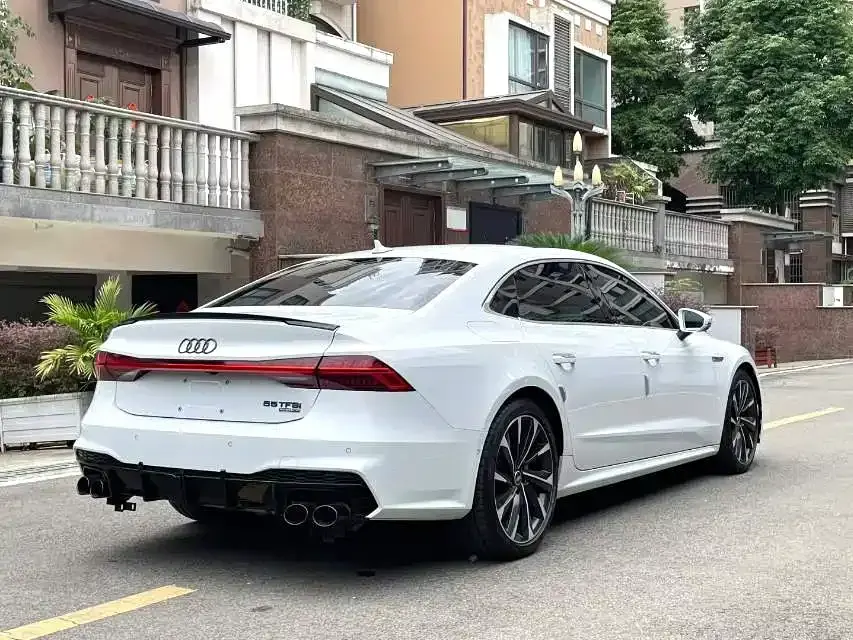Audi A7L