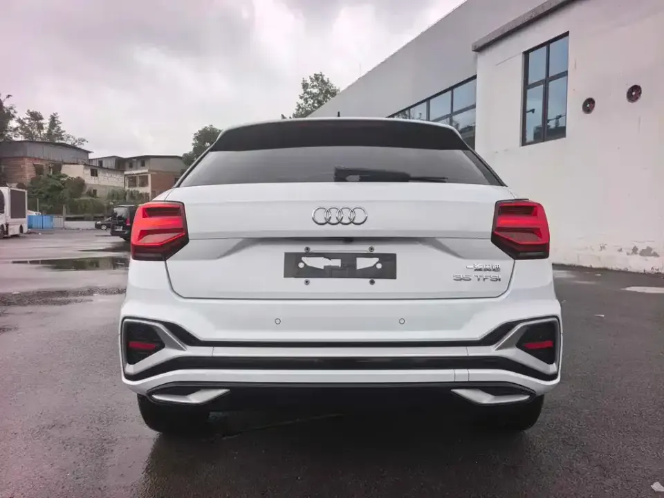 Audi Q2L