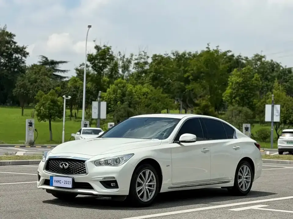 Infiniti Q50L