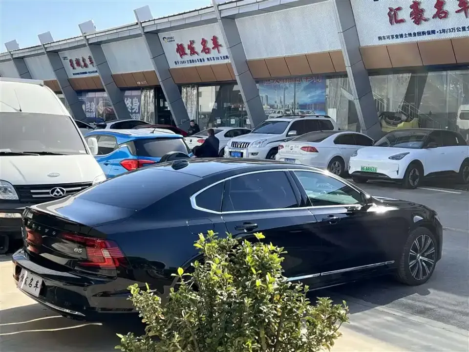 Volvo S90