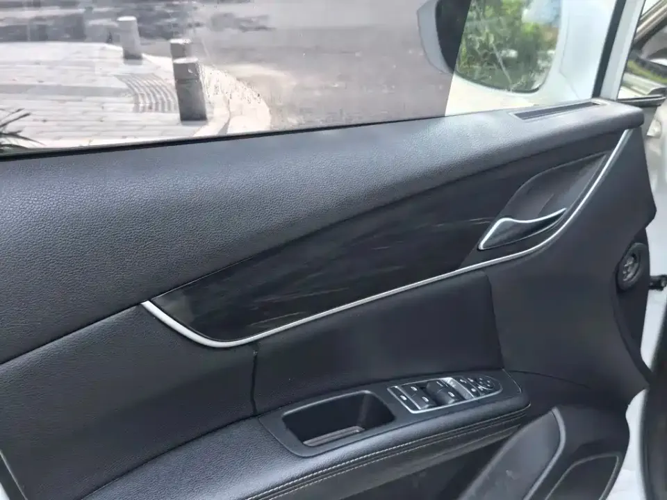 BYD MAX