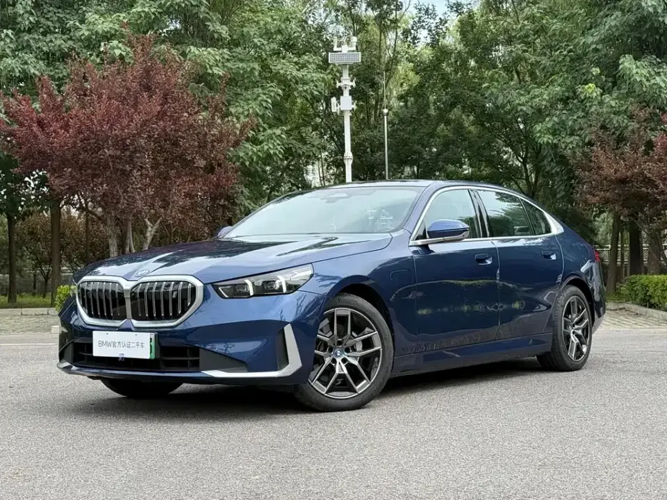 BMW i5