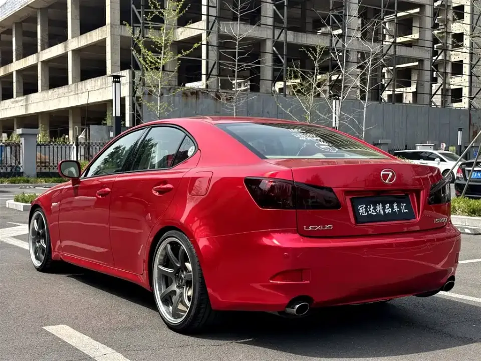 Lexus IS