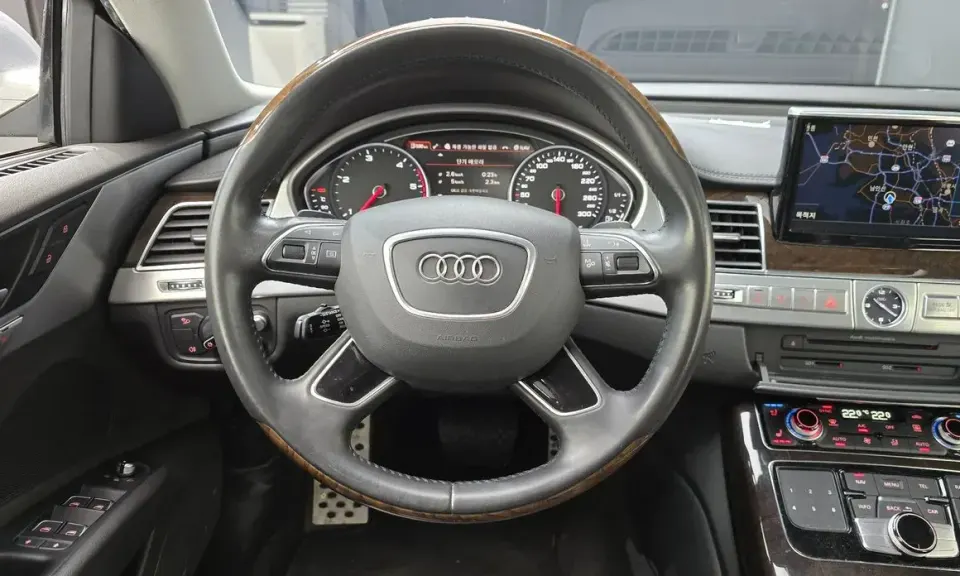 Audi A8
