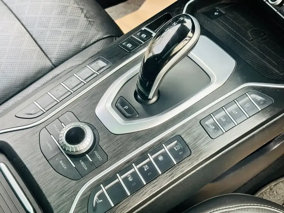 WEY Wey VV6