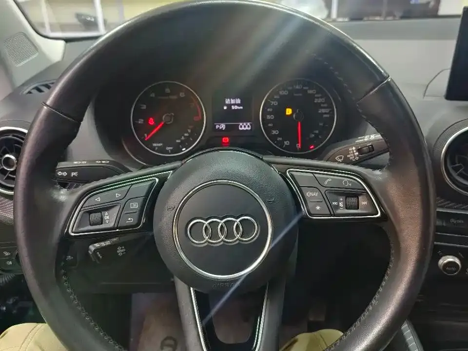 Audi Q2L
