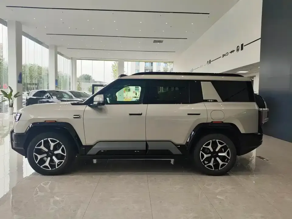 Fang Cheng Bao Leopard 8