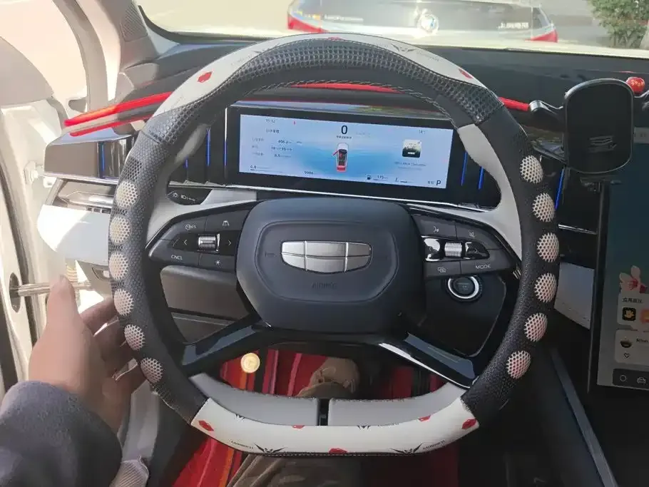 Geely Boyue L