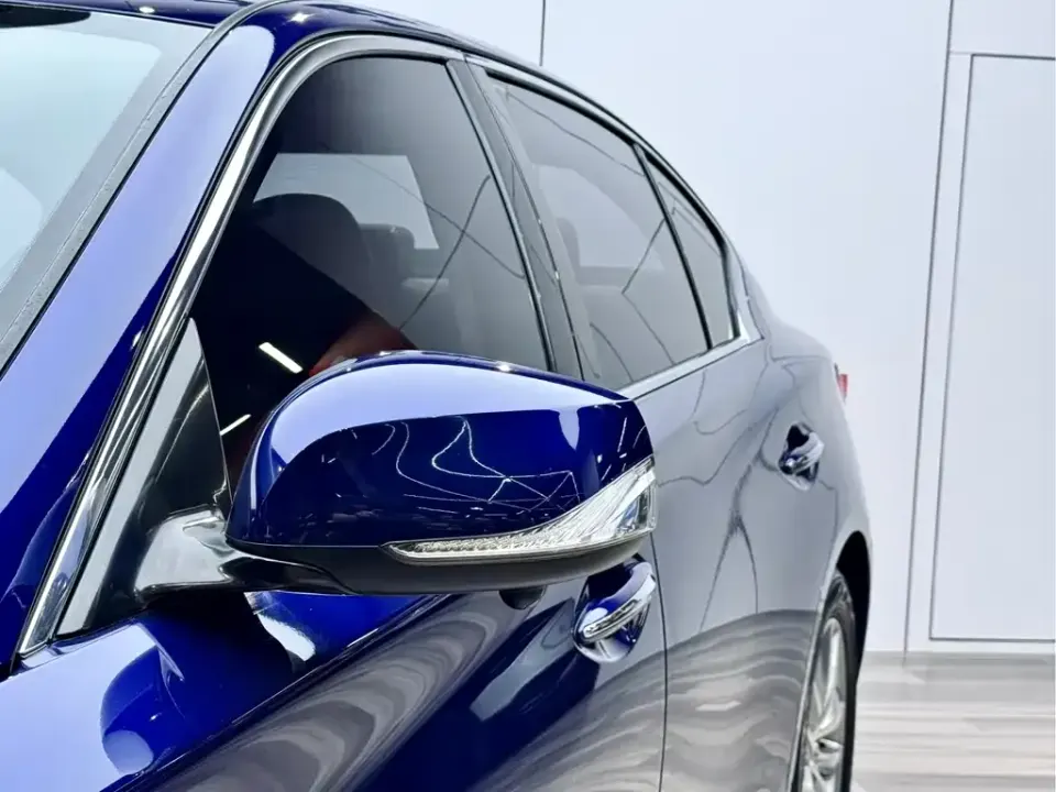 Infiniti Q50L