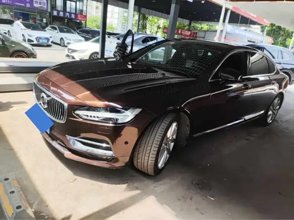 Volvo S90