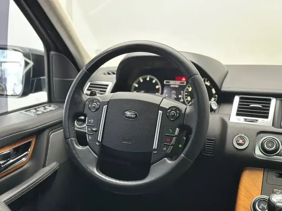 Land Rover Sport
