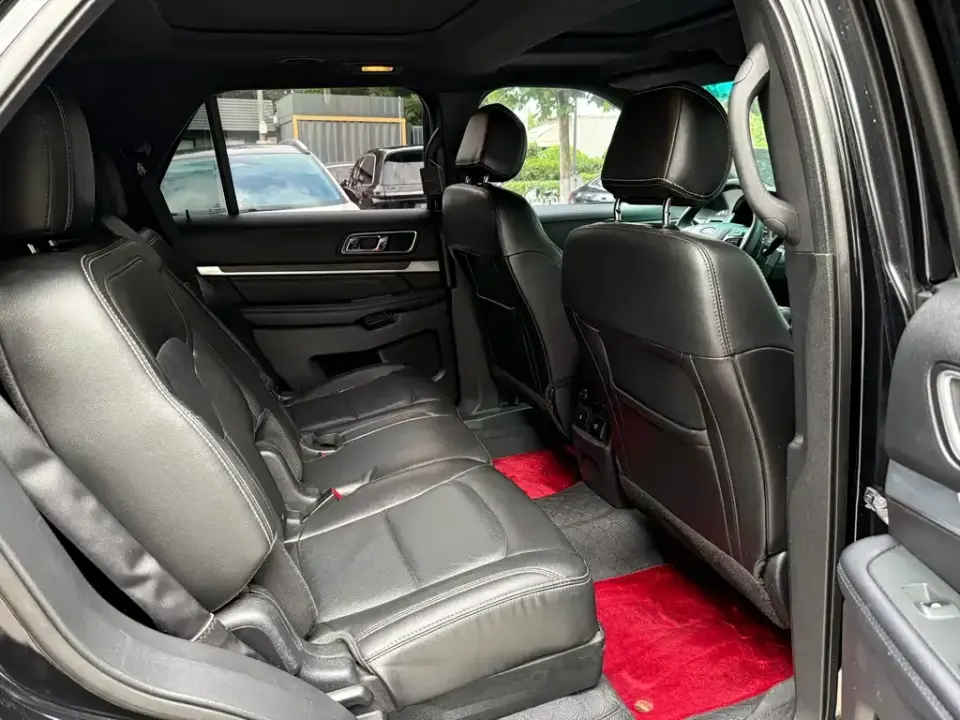 Ford Explorer (Import)