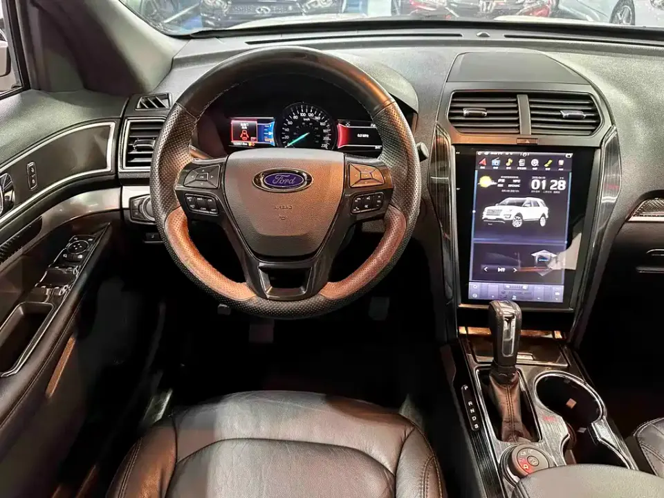 Ford Explorer (Import)