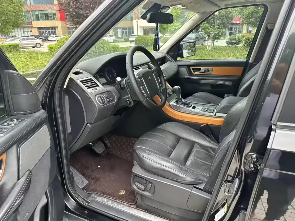 Land Rover Sport