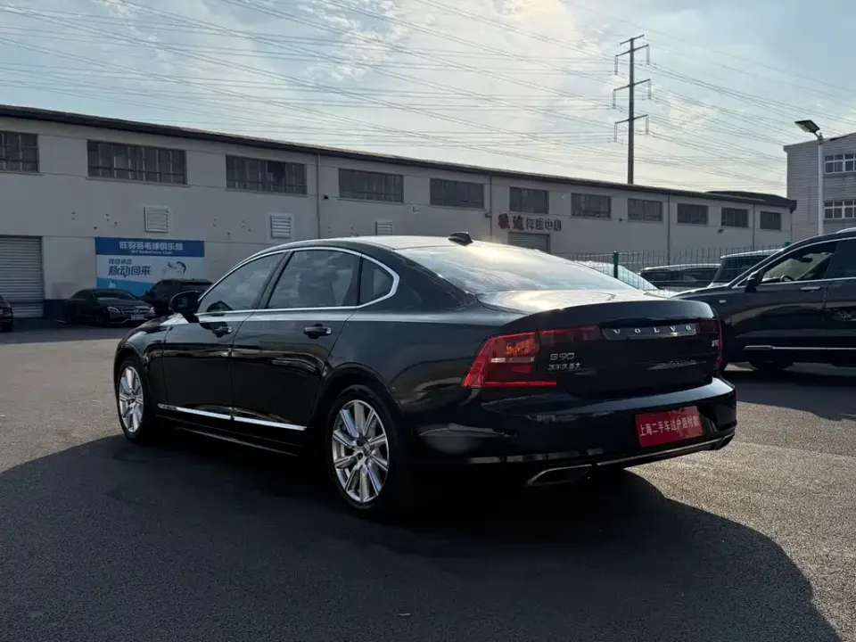 Volvo S90