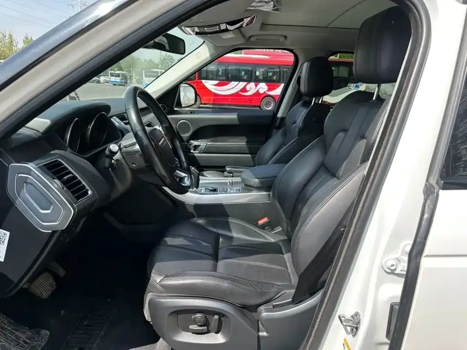 Land Rover Sport
